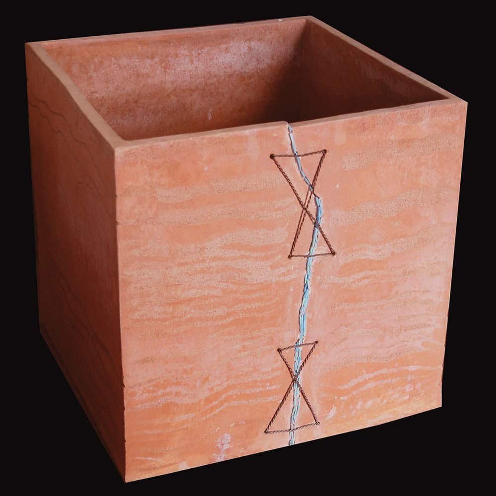 Designový terakotový květináč Cubo con lacci incrociati - Obrázek 7